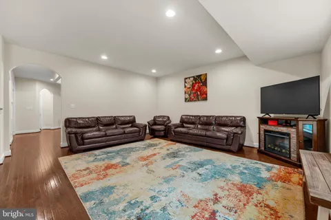 $869,900 | 408 Quarry Point Road, Malvern, PA 19355