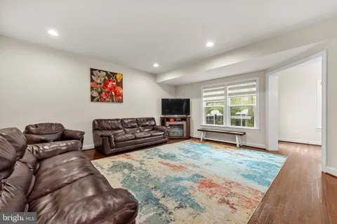 $869,900 | 408 Quarry Point Road, Malvern, PA 19355
