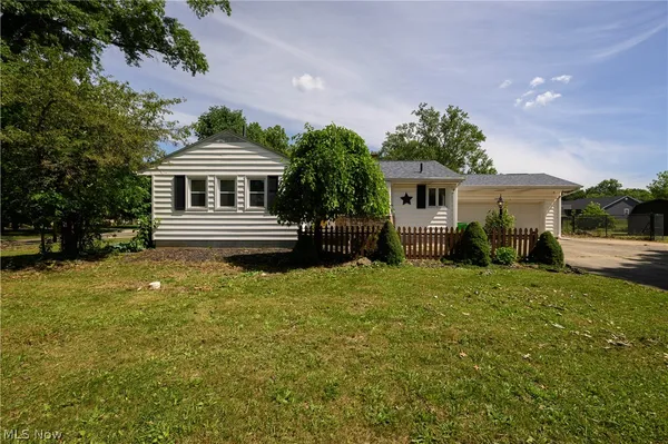 $214,900 | 2950 Stanton Avenue Northwest, Massillon, OH 44647