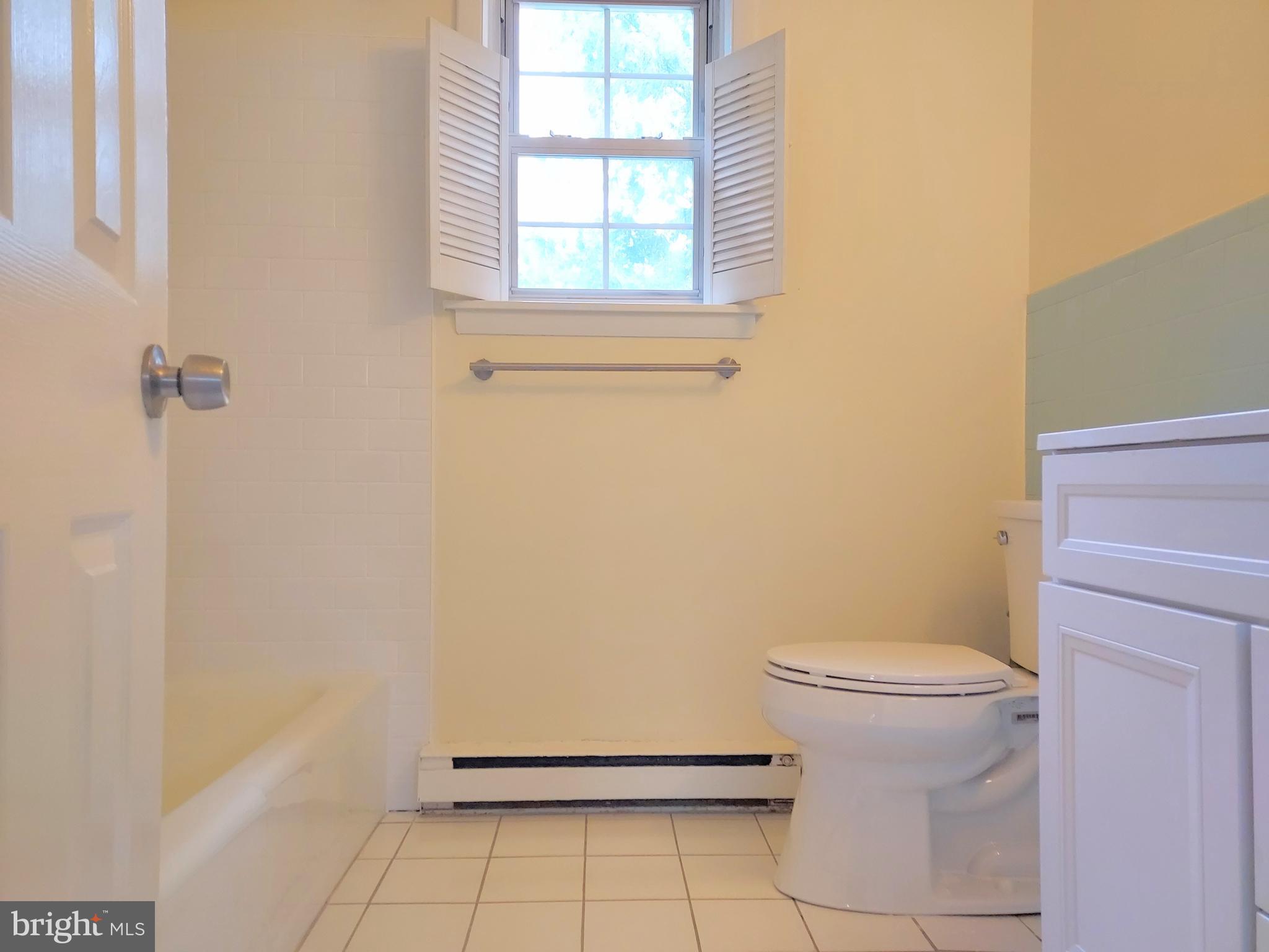 103 Deep Run Road, Unit A4 Dublin, PA 18917 - Photo 6 of 8 Updated Bath!