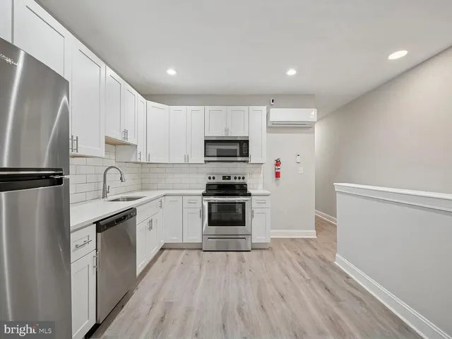 $1,990 | 1236 West Airdrie Street, Unit B, Philadelphia, PA 19140