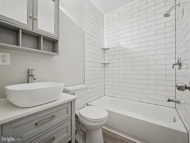 $1,990 | 1236 West Airdrie Street, Unit B, Philadelphia, PA 19140