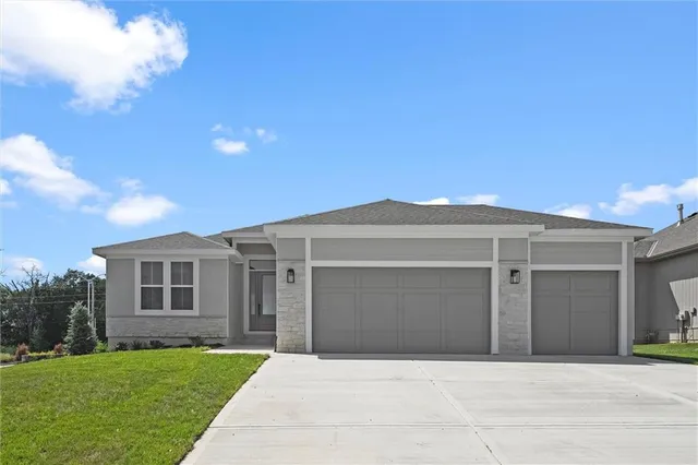 $599,900 | 9845 Northeast 104th Terrace, Kansas City, MO 64157