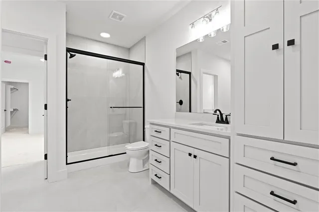 $599,900 | 9845 Northeast 104th Terrace, Kansas City, MO 64157