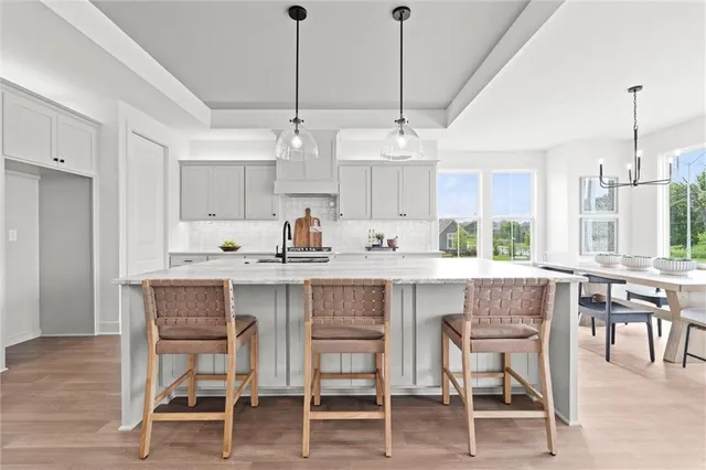 $599,900 | 9845 Northeast 104th Terrace, Kansas City, MO 64157