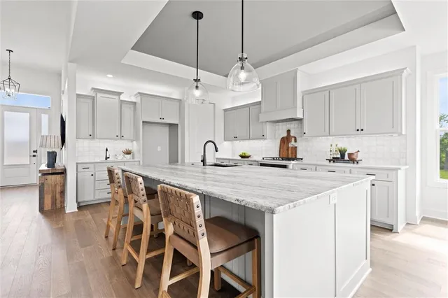 $599,900 | 9845 Northeast 104th Terrace, Kansas City, MO 64157