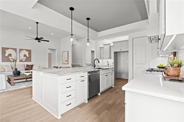 $599,900 | 9845 Northeast 104th Terrace, Kansas City, MO 64157