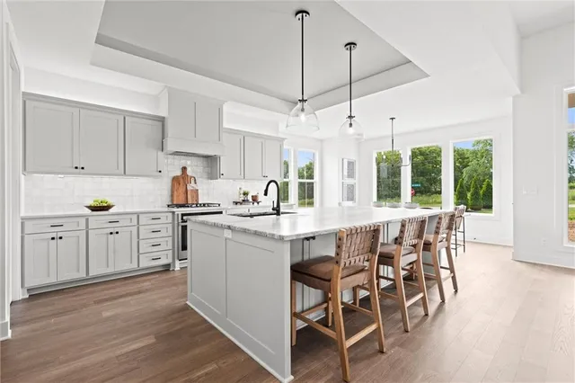 $599,900 | 9845 Northeast 104th Terrace, Kansas City, MO 64157