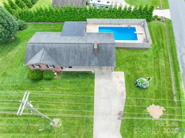 $320,000 | 2963 Freezer Locker Road, Hudson, NC 28638