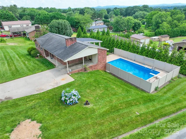 $320,000 | 2963 Freezer Locker Road, Hudson, NC 28638