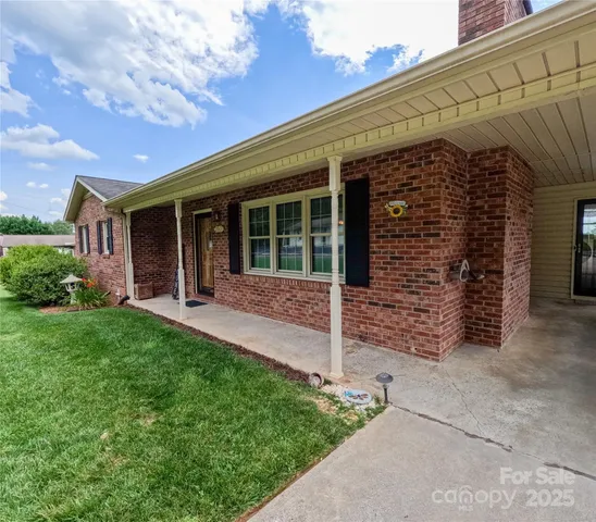 $320,000 | 2963 Freezer Locker Road, Hudson, NC 28638