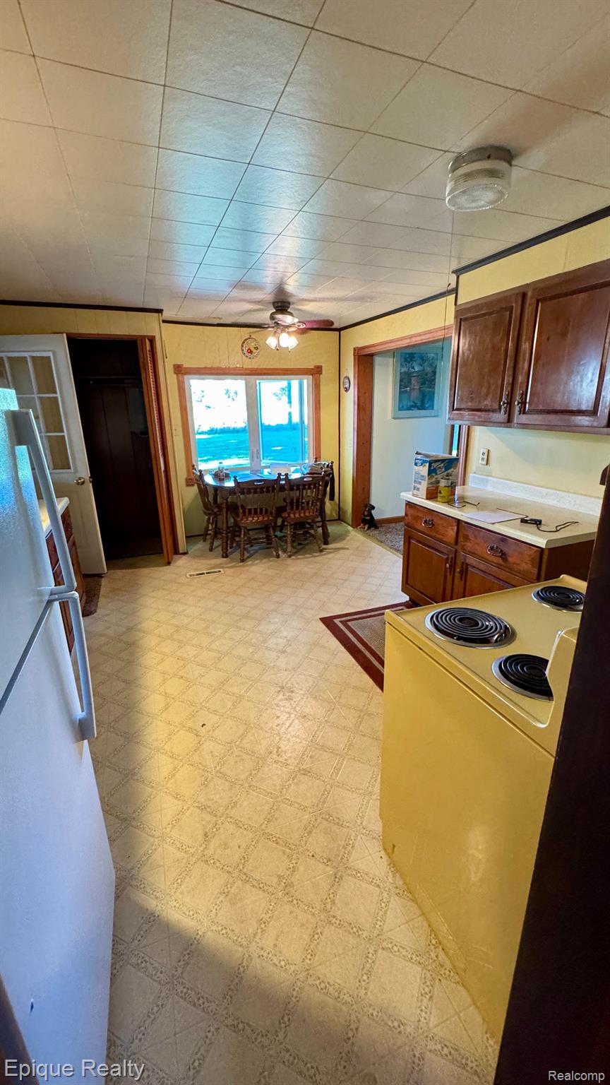 8075 Almont Road Almont, MI 48003 - Photo 8 of 21 Gallery Image 8
