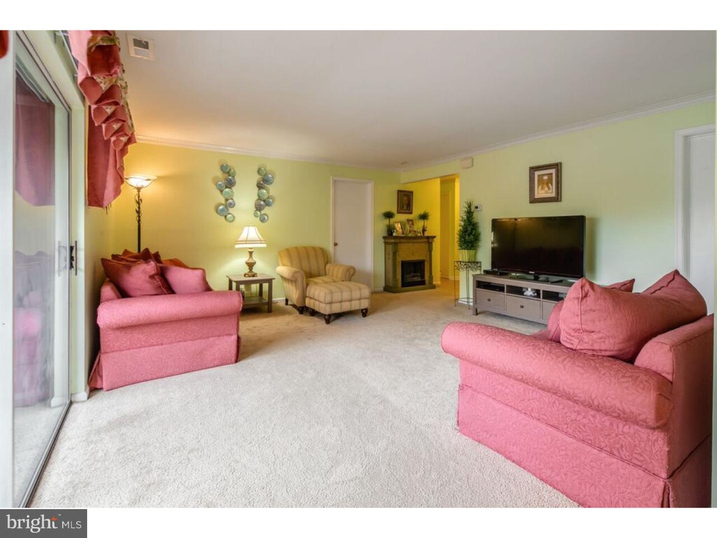 71208 Delaire Landing Road, Unit 208 Philadelphia, PA 19114 - Photo 6 of 25 Gallery Image 6