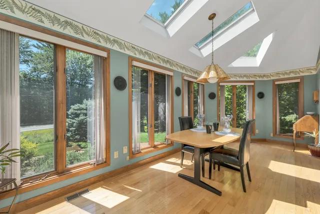 $1,125,000 | 82 Pilgrim Drive, Bedford, NH 03110