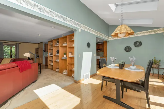 $1,125,000 | 82 Pilgrim Drive, Bedford, NH 03110