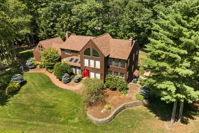 $1,125,000 | 82 Pilgrim Drive, Bedford, NH 03110