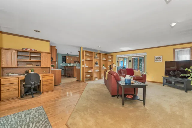 $1,125,000 | 82 Pilgrim Drive, Bedford, NH 03110