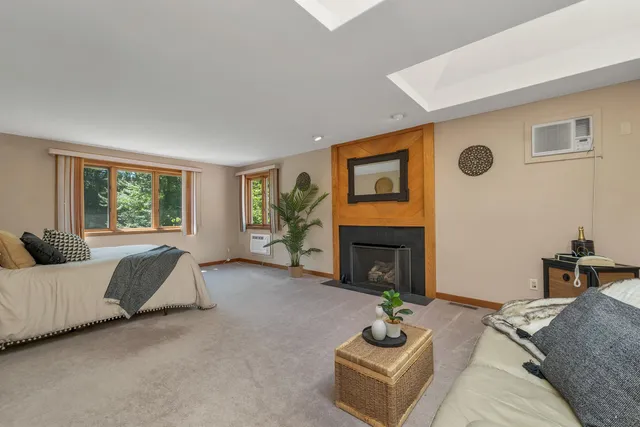 $1,125,000 | 82 Pilgrim Drive, Bedford, NH 03110