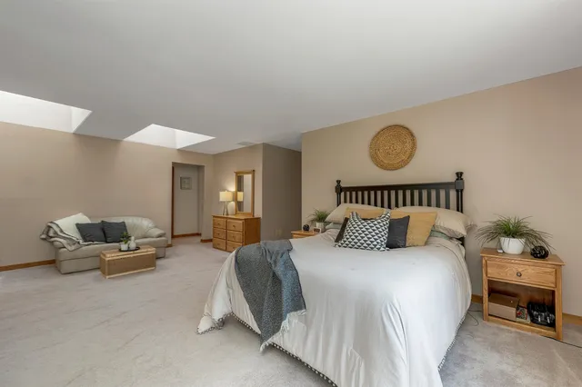 $1,125,000 | 82 Pilgrim Drive, Bedford, NH 03110