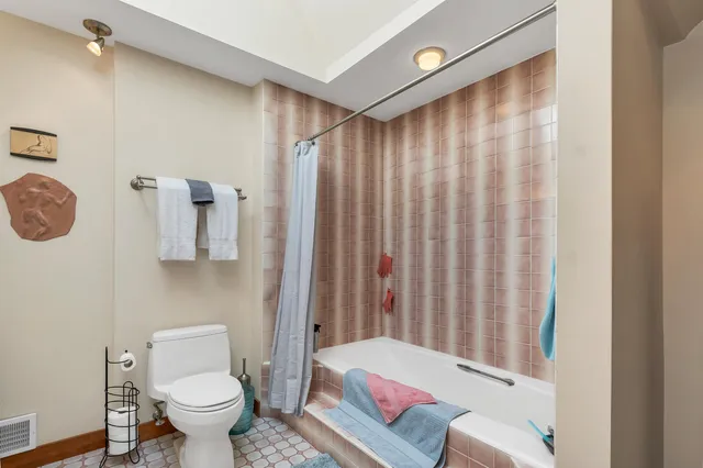 $1,125,000 | 82 Pilgrim Drive, Bedford, NH 03110