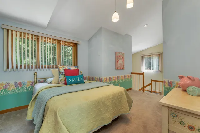 $1,125,000 | 82 Pilgrim Drive, Bedford, NH 03110