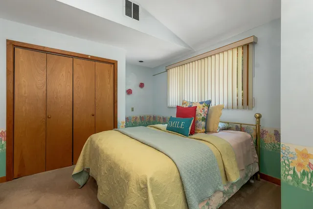 $1,125,000 | 82 Pilgrim Drive, Bedford, NH 03110