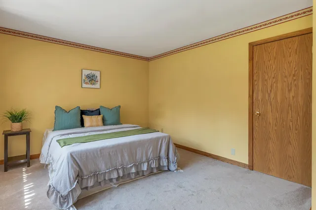 $1,125,000 | 82 Pilgrim Drive, Bedford, NH 03110