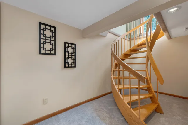 $1,125,000 | 82 Pilgrim Drive, Bedford, NH 03110