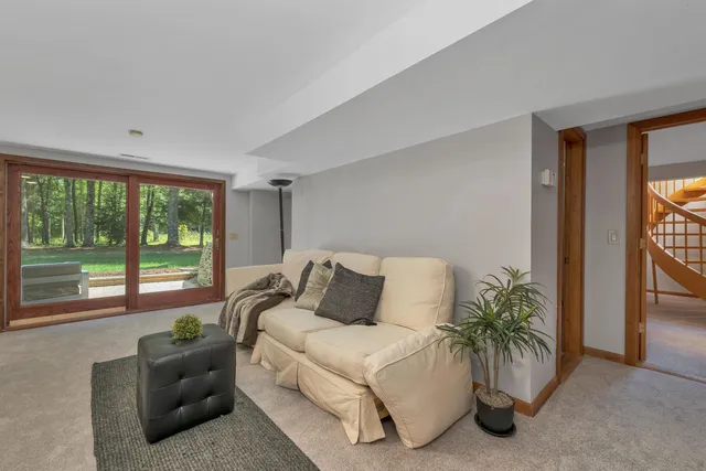 $1,125,000 | 82 Pilgrim Drive, Bedford, NH 03110