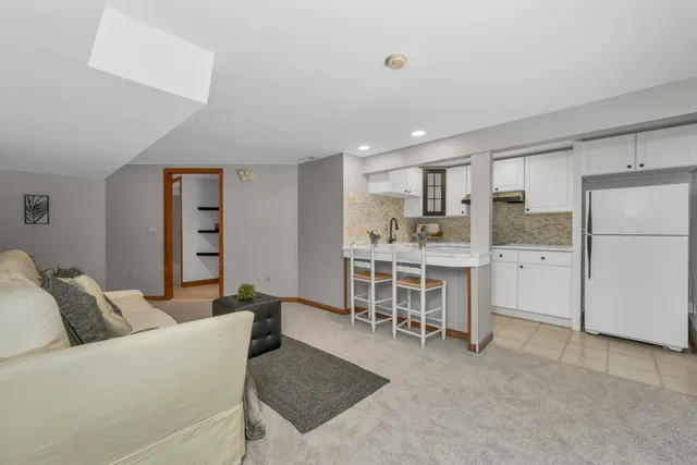 $1,125,000 | 82 Pilgrim Drive, Bedford, NH 03110