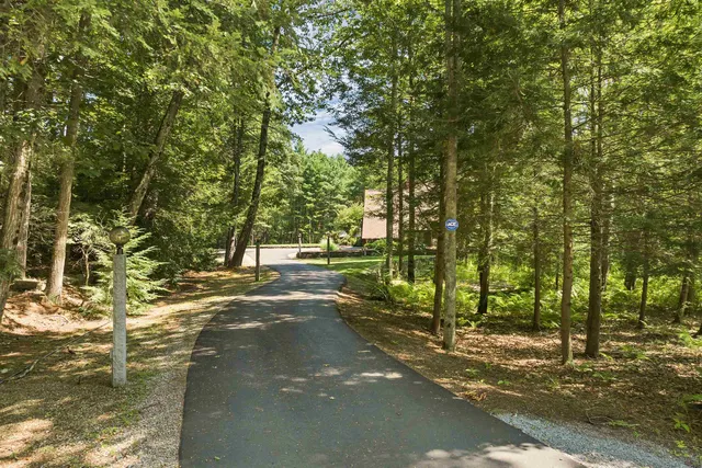 $1,125,000 | 82 Pilgrim Drive, Bedford, NH 03110