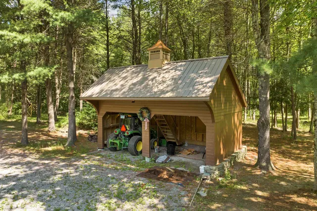 $1,125,000 | 82 Pilgrim Drive, Bedford, NH 03110