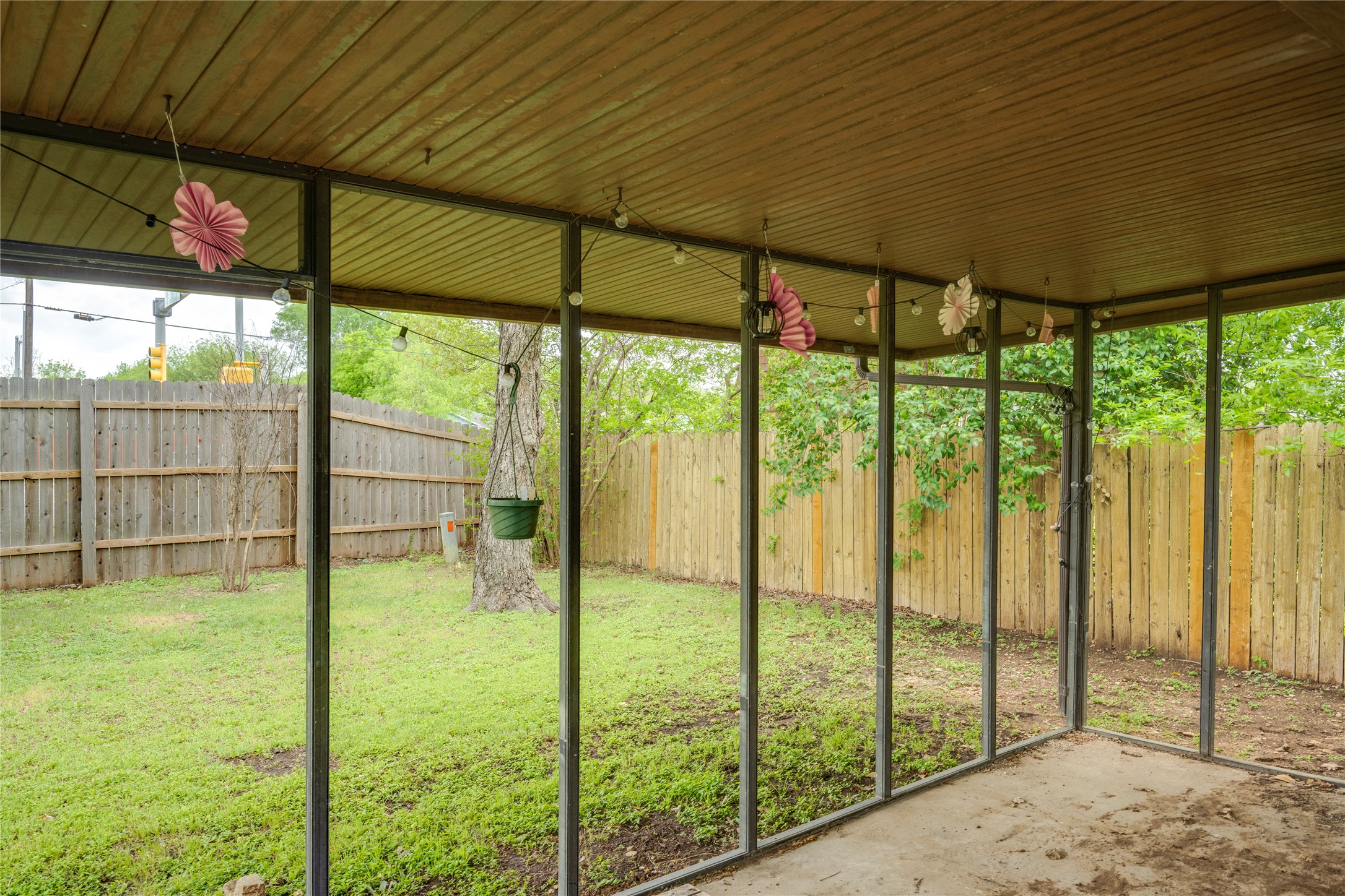 4811 Brushy Ridge Drive Austin, TX 78744 - Photo 8 of 39 View of unfurnished sunroom