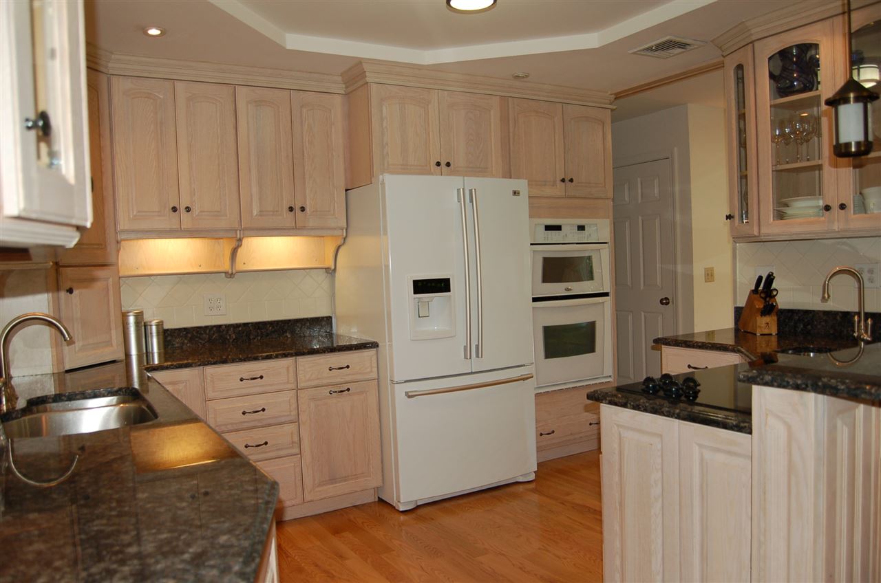 46 Whitford Road Nashua, NH 03062 - Photo 14 of 40