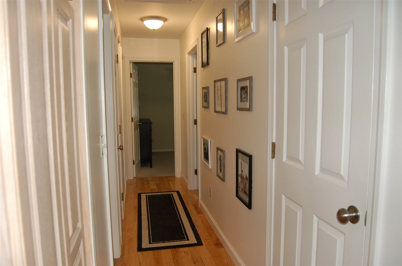 46 Whitford Road Nashua, NH 03062 - Photo 19 of 40