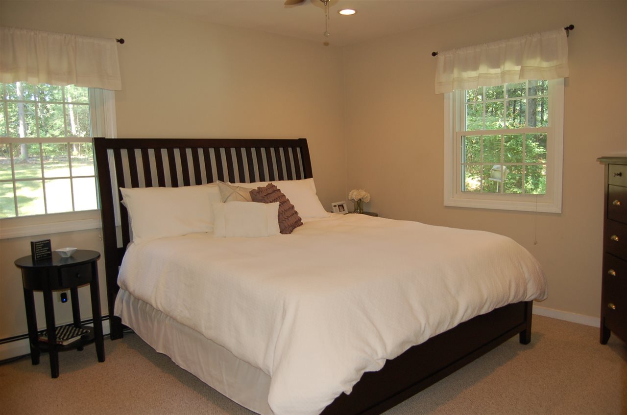 46 Whitford Road Nashua, NH 03062 - Photo 25 of 40
