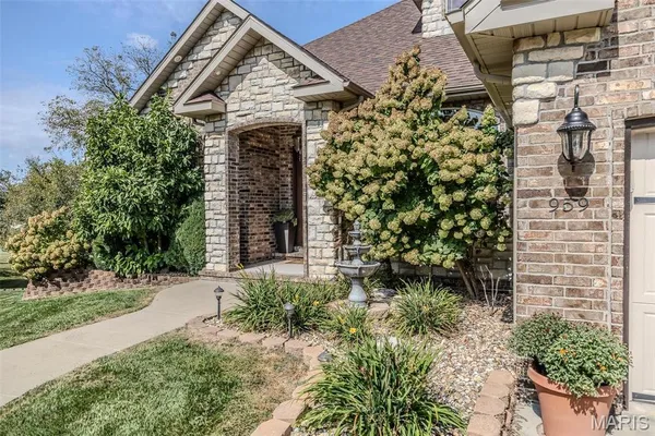 $629,900 | 959 Cobblestone Court, Lebanon, MO 65536