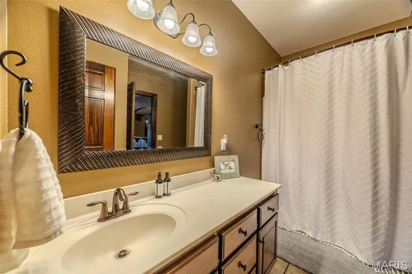 $629,900 | 959 Cobblestone Court, Lebanon, MO 65536