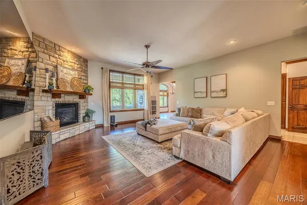 $629,900 | 959 Cobblestone Court, Lebanon, MO 65536