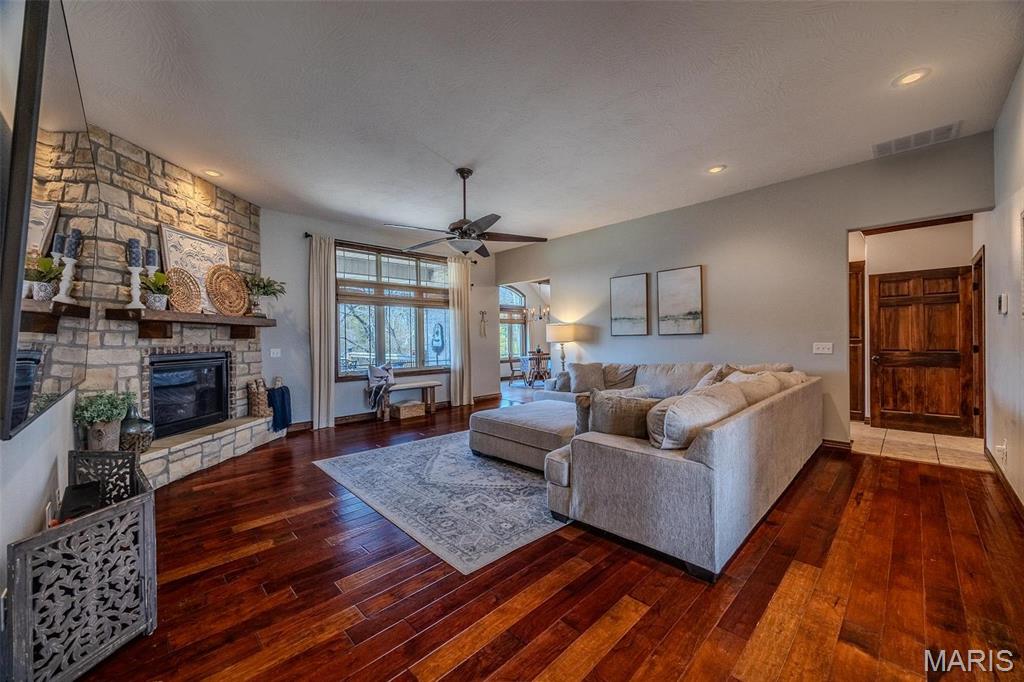 959 Cobblestone Court Lebanon, MO 65536 - Photo 7 of 88