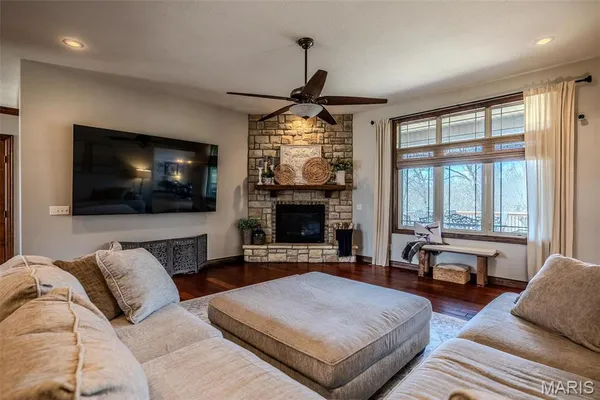 $629,900 | 959 Cobblestone Court, Lebanon, MO 65536