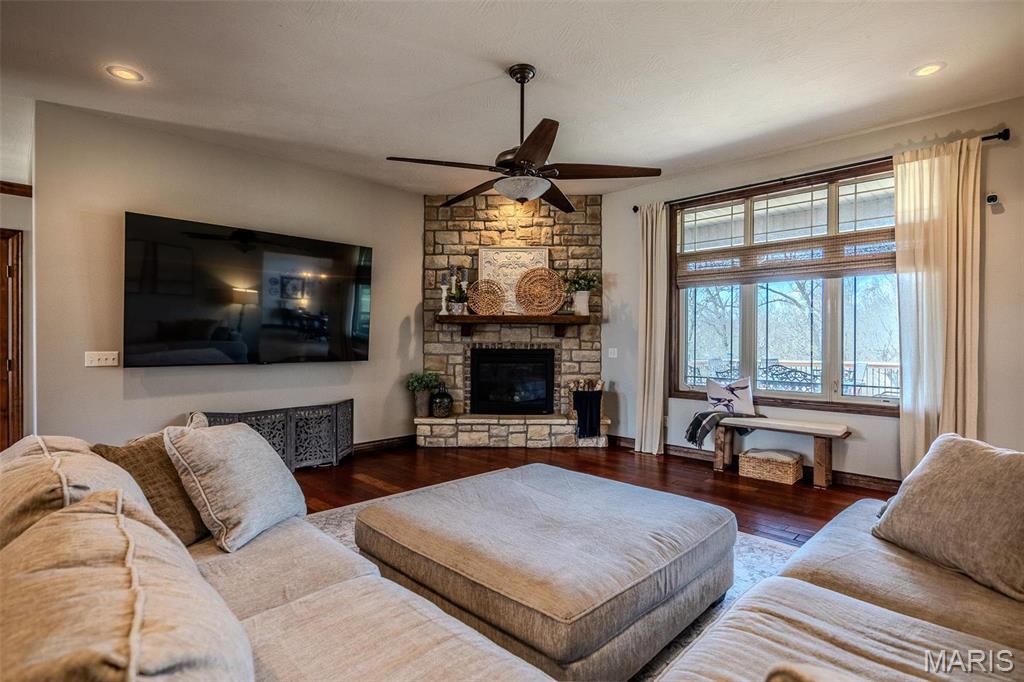 959 Cobblestone Court Lebanon, MO 65536 - Photo 8 of 88