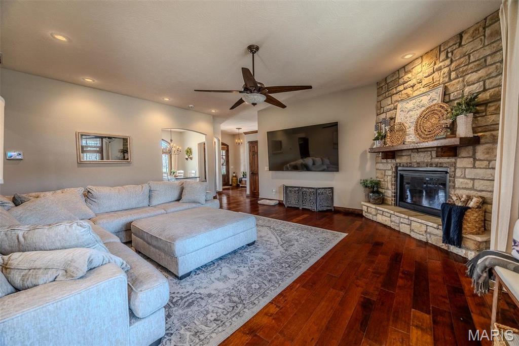 959 Cobblestone Court Lebanon, MO 65536 - Photo 9 of 88