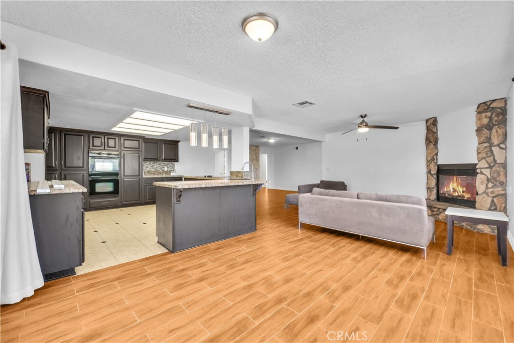 553 East Home Street Rialto, CA 92376 - Photo 20 of 26 Kitchen with Family room