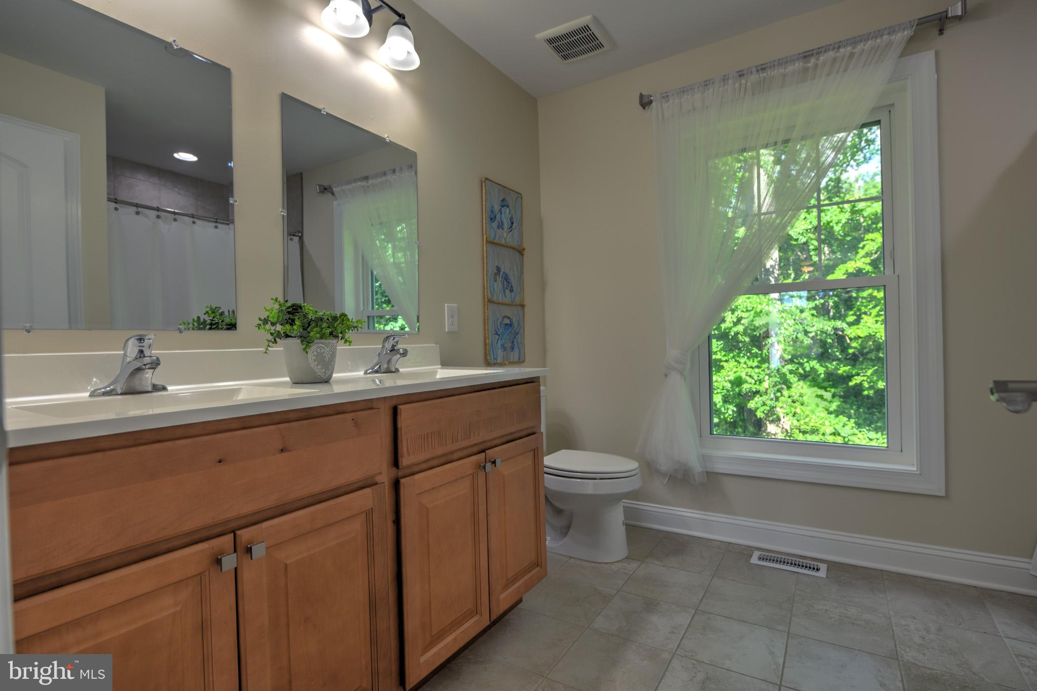 11329 River Road Ridgely, MD 21660 - Photo 17 of 30 En Suite Full Bath