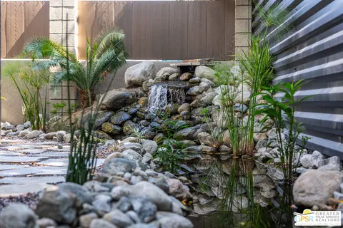 $589,000 | 588 East San Lorenzo Road, Unit 105, Palm Springs, CA 92264
