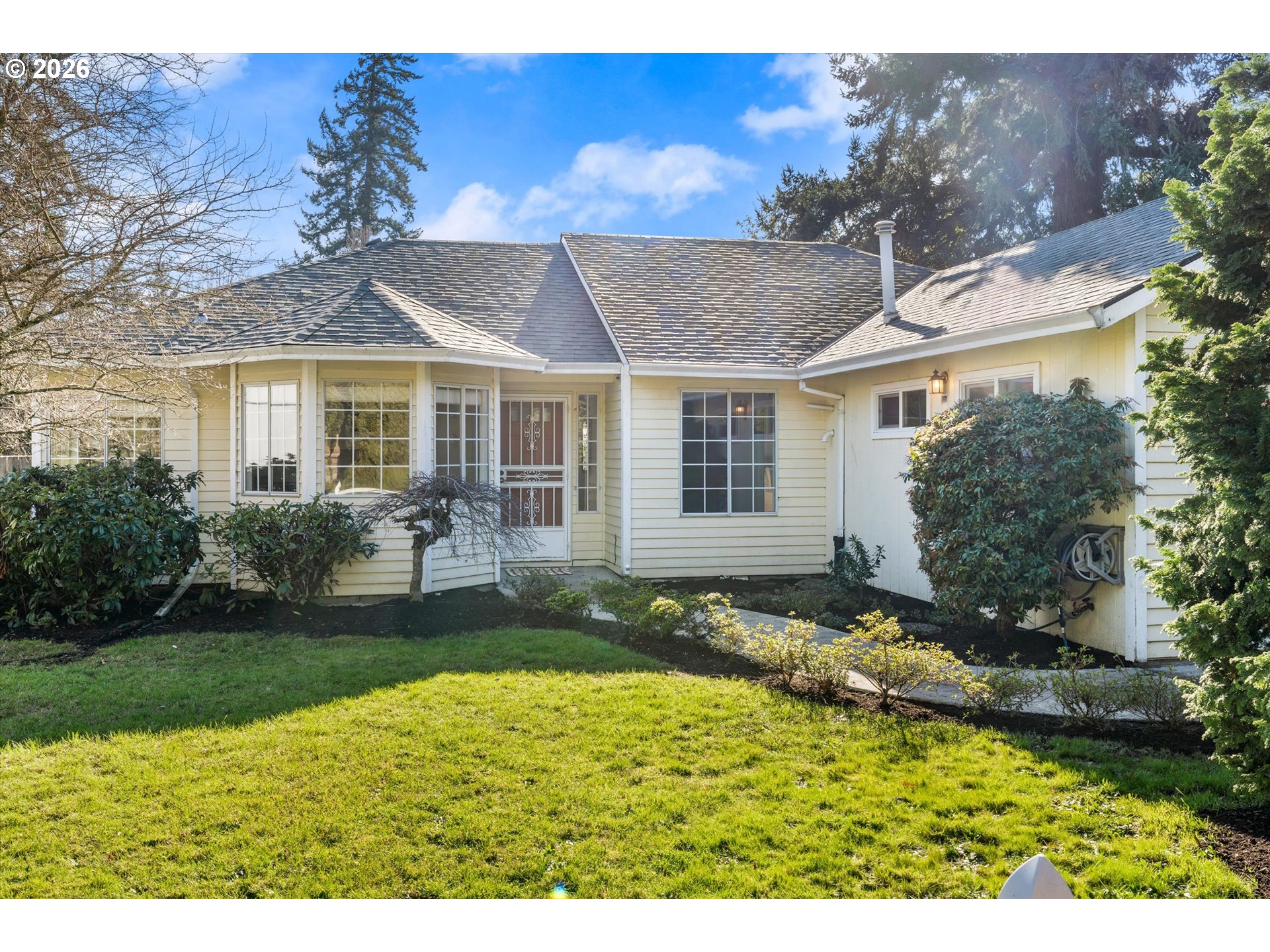 322 Southeast 151st Avenue Portland, OR 97233 - Photo 3 of 31