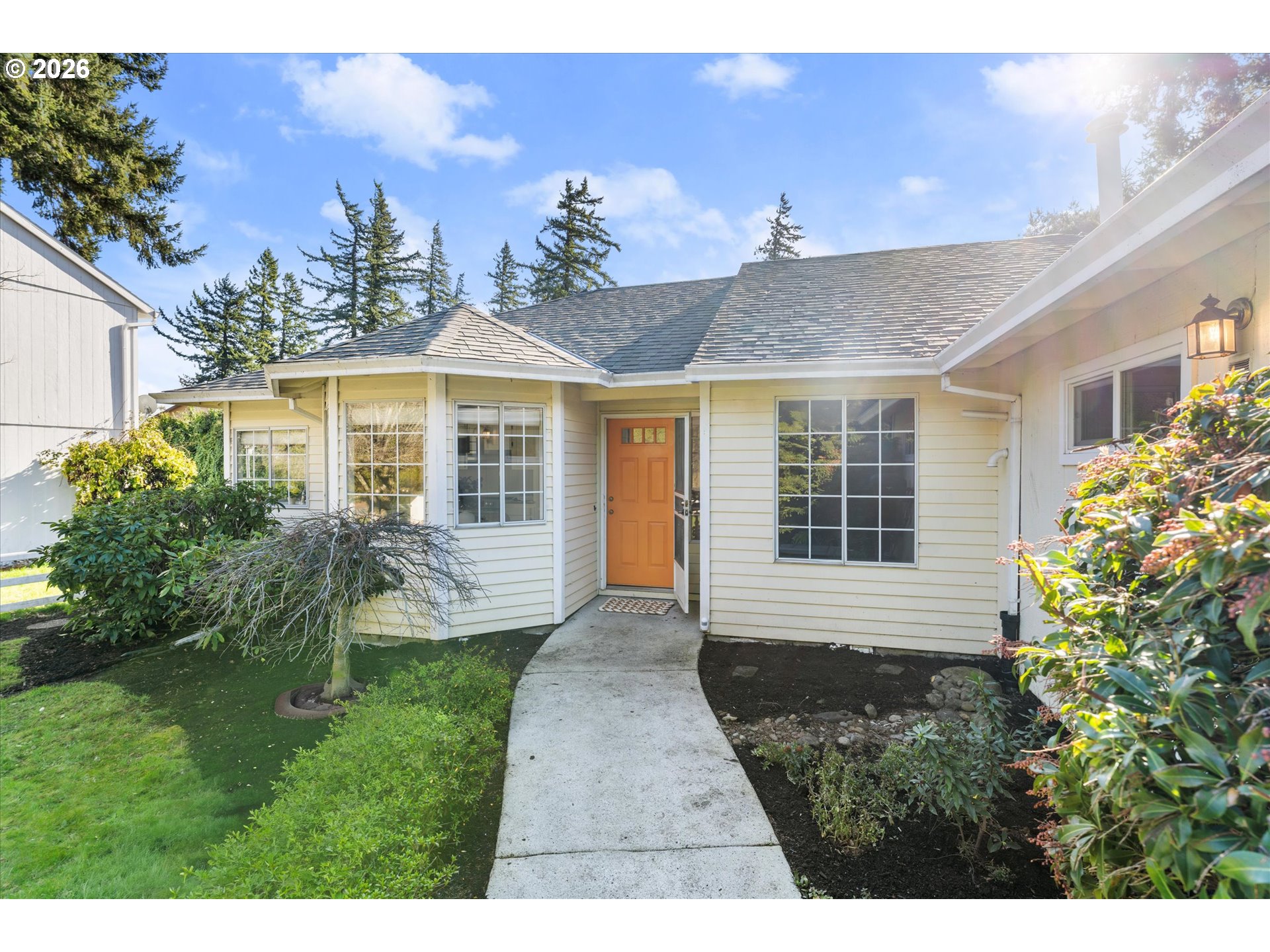 322 Southeast 151st Avenue Portland, OR 97233 - Photo 4 of 31