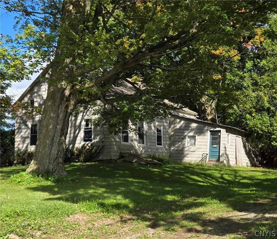 9159 Sulphur Spring Road Sauquoit, NY 13456 - Photo 2 of 23 Gallery Image 2