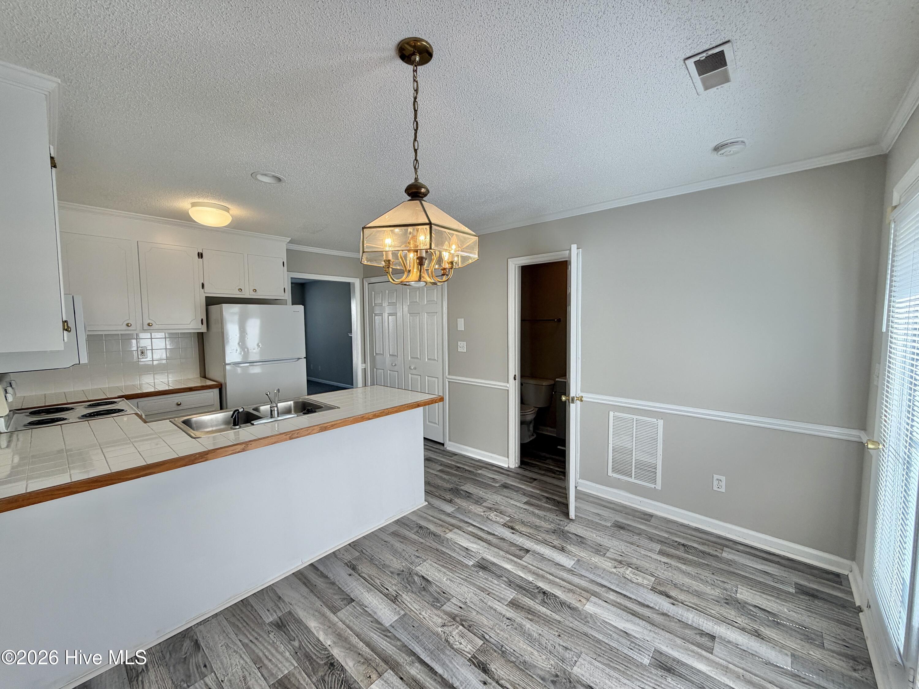 3801 Sterling Pointe Drive, Unit R2 Winterville, NC 28590 - Photo 8 of 14 IMG_3416